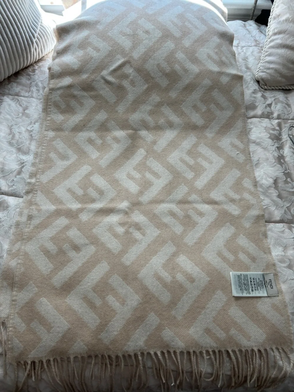 7031. Fendi 100% Cashmere Beige & Ivory Logo Fringe Scarf/Wrap - Picture 4 of 11